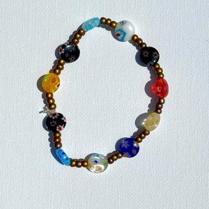 Floral pattern beaded bracelet